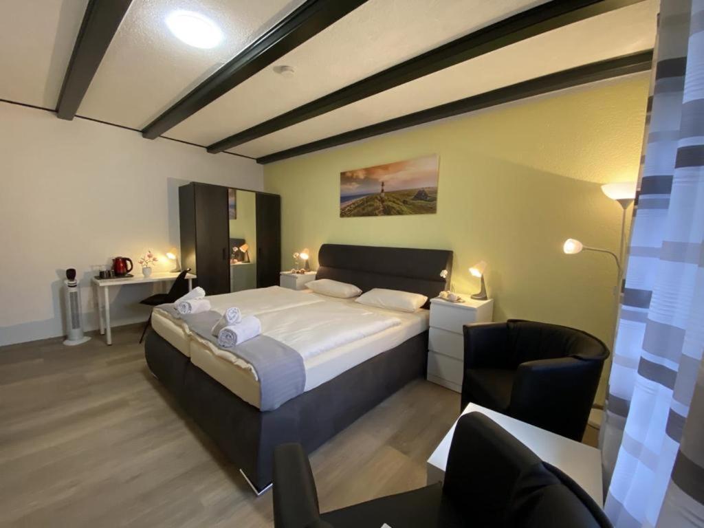 Hotel Ammerlaender Stuben Varel Bagian luar foto