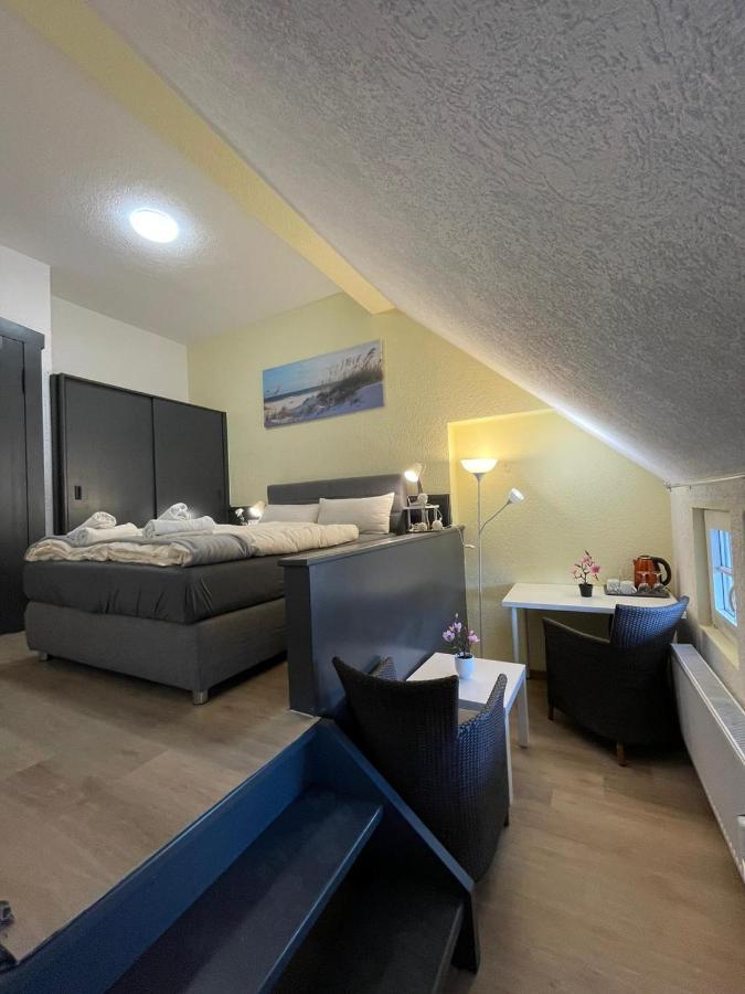 Hotel Ammerlaender Stuben Varel Bagian luar foto