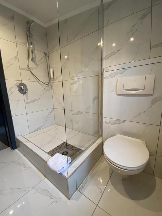 Hotel Ammerlaender Stuben Varel Bagian luar foto