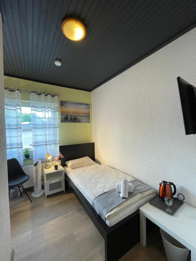 Hotel Ammerlaender Stuben Varel Bagian luar foto