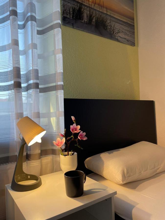 Hotel Ammerlaender Stuben Varel Bagian luar foto